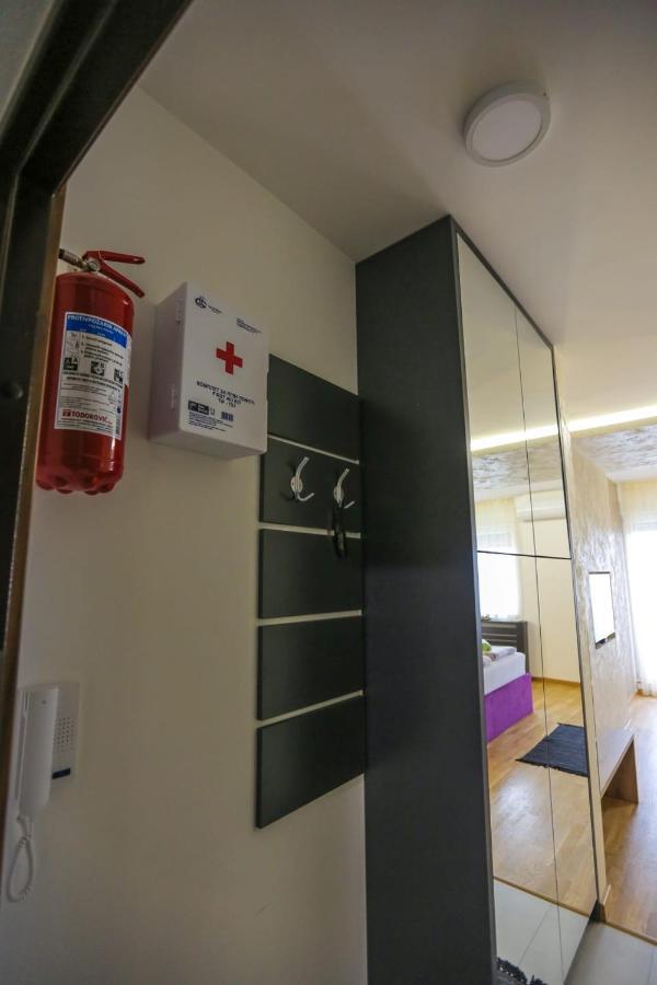 Vmaks Apartman - Kraljev Park Novi Sad Exterior foto